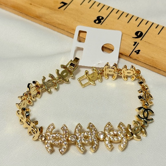 Gold Laminate Jewelry - New Women’s laminated gold bracelet with shiny details
